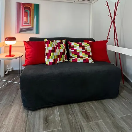 Alcantara Red Apartment